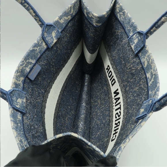 Dior Floral Blue Tote Bag - Picture 10 of 15